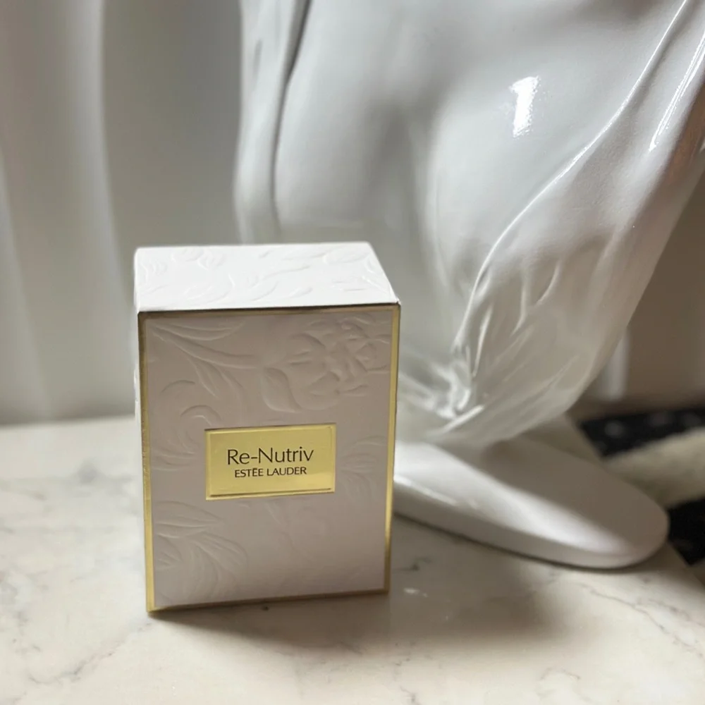NEW Estée Lauder Re-Nutriv Ultimate Diamond Discovery Gift Set ($260 value)